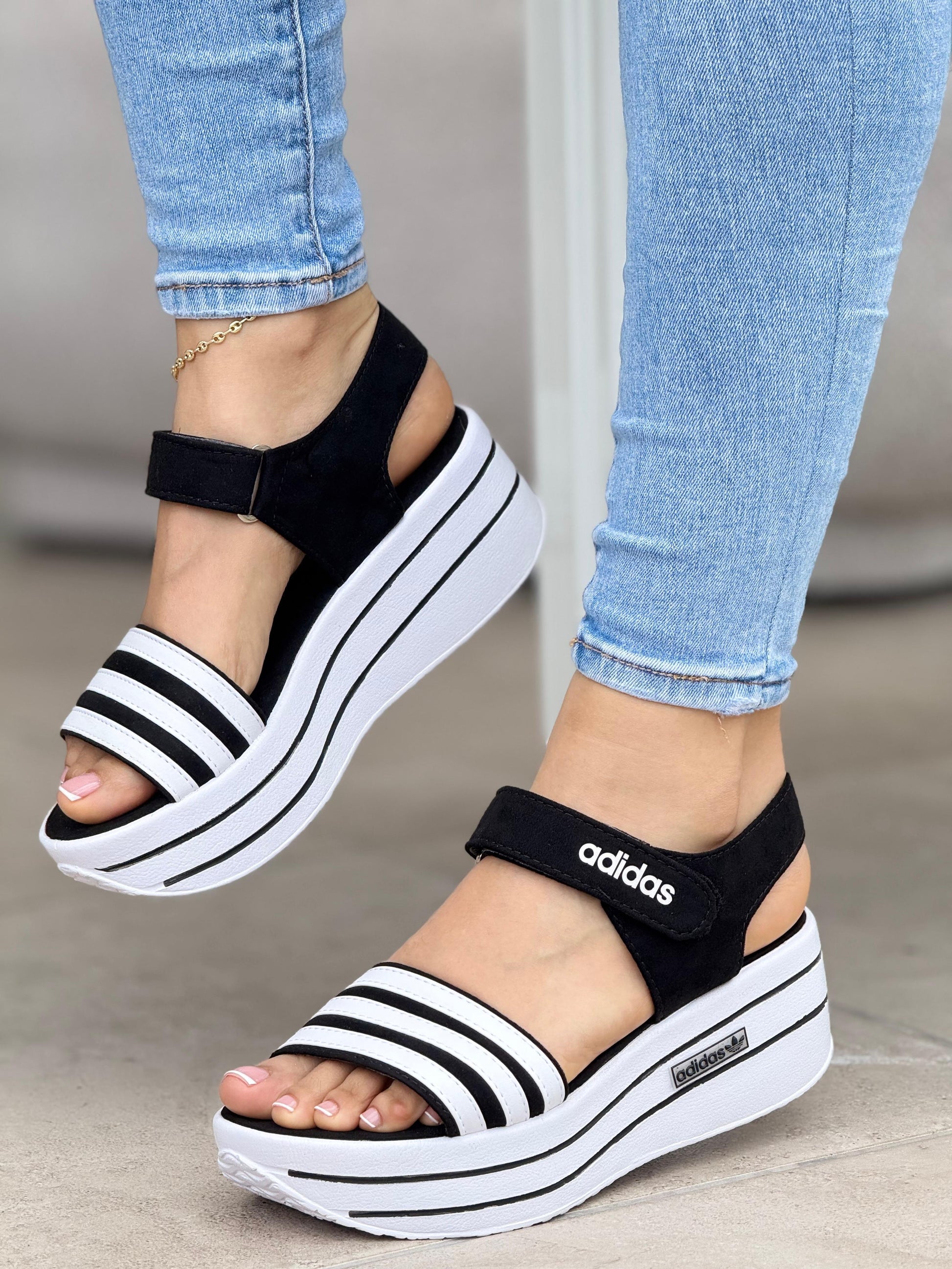 SANDALIA ADIDAS NEGRO