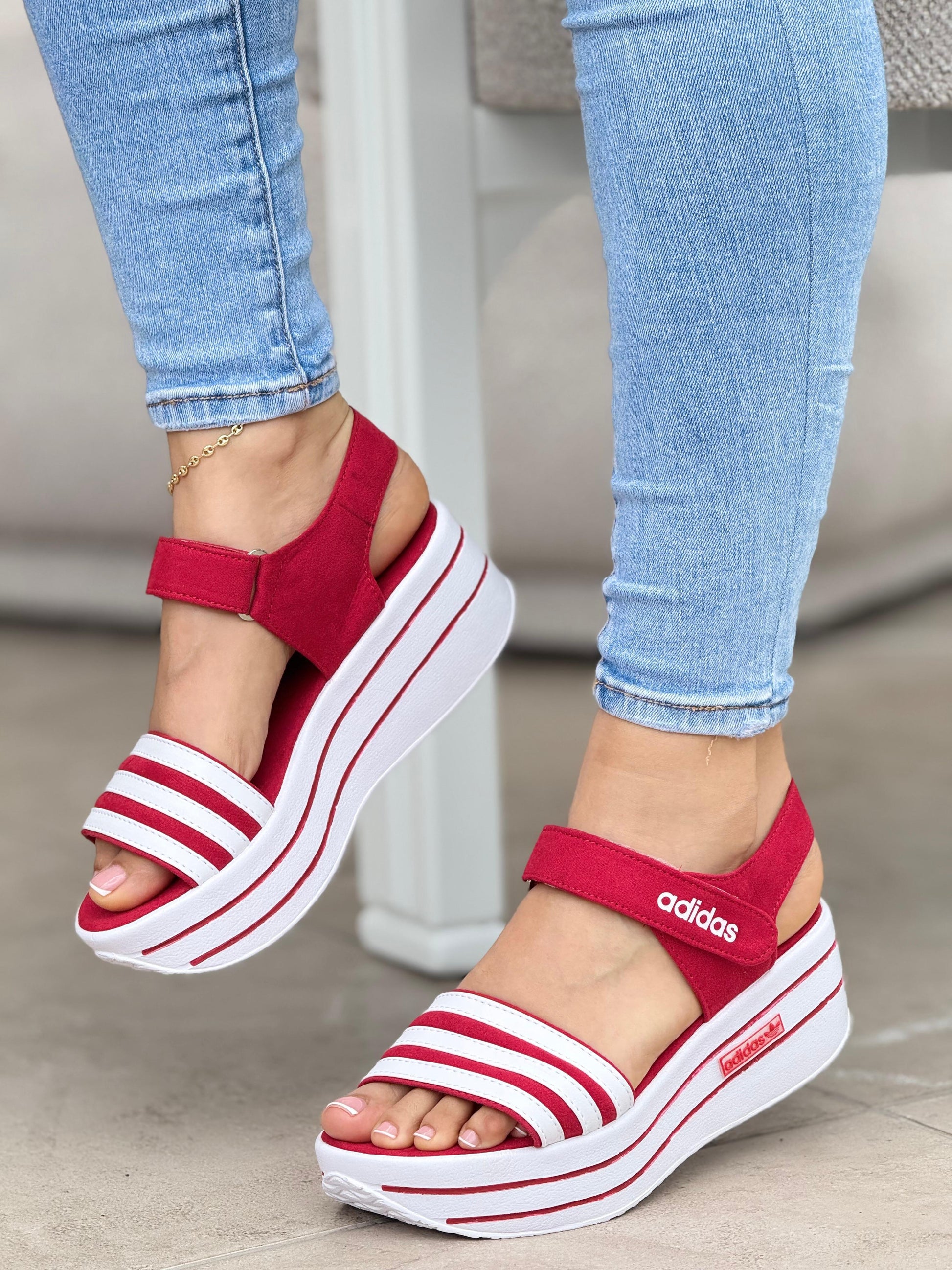 SANDALIA ADIDAS ROJO
